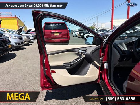 Used 2013 Ford Focus SE FWD image 24