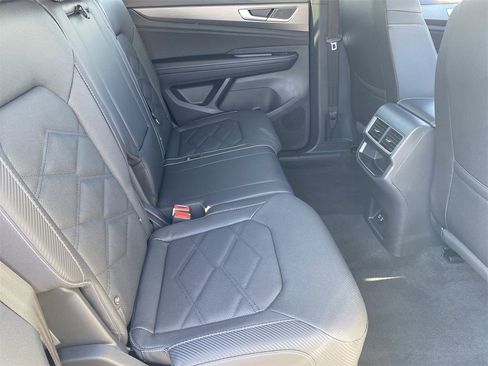 New 2026 Volkswagen Atlas Cross Sport SE image 9
