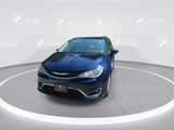 Used 2017 Chrysler Pacifica Touring-L image 6