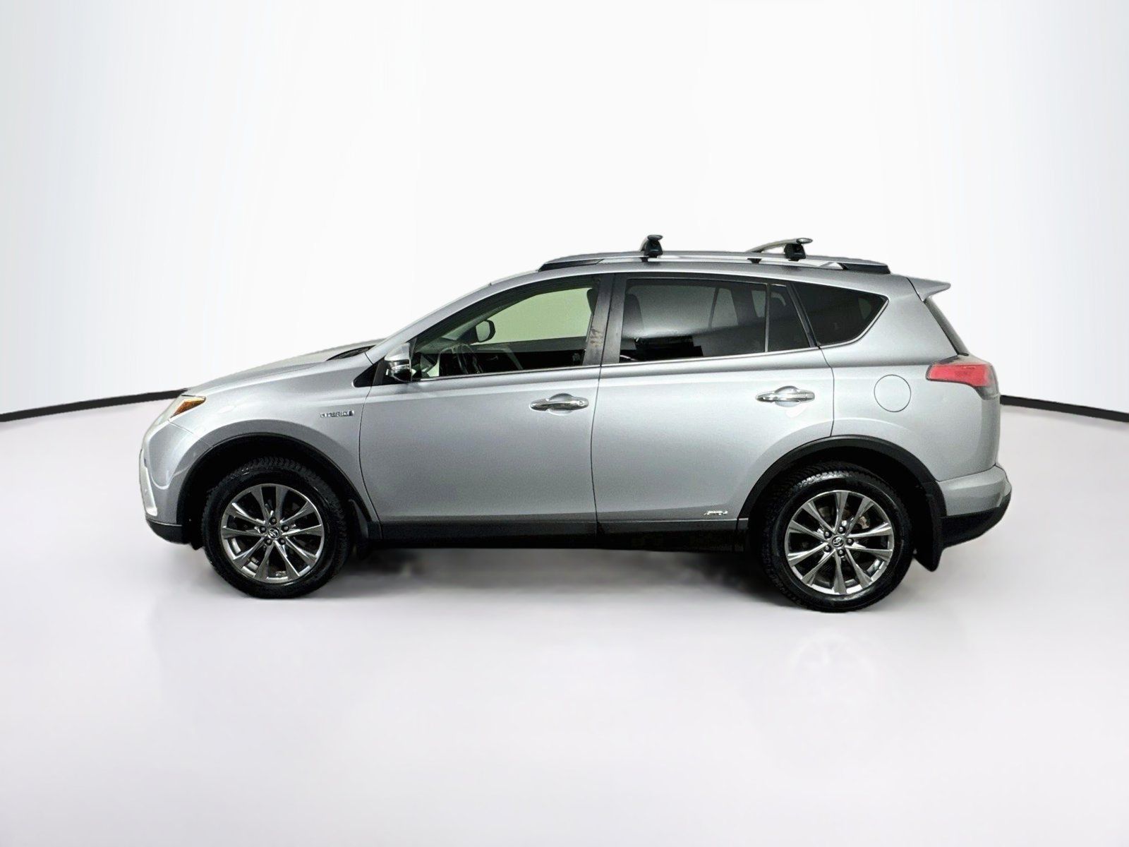 Used 2017 Toyota RAV4 Limited w/ Advanced Technology Package AWD/4WD image 4