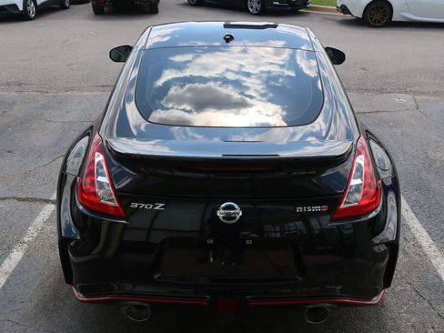 Used 2019 Nissan 370Z NISMO RWD image 11