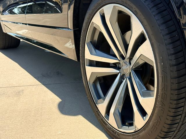 Used 2019 Audi Q8 Prestige w/ Towing Package AWD/4WD image 19