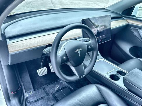 Used 2023 Tesla Model Y Performance AWD/4WD image 13