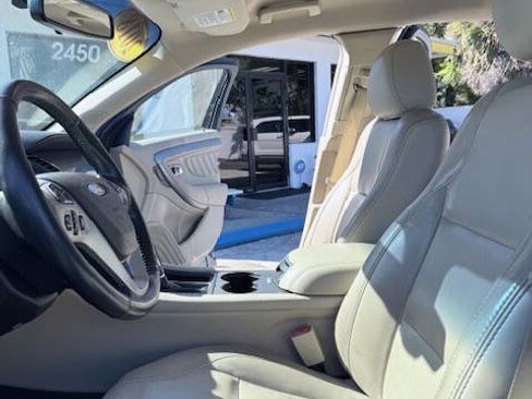 Used 2018 Ford Taurus SEL w/ Equipment Group 201A FWD image 10