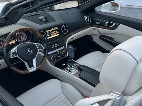 Used 2013 Mercedes-Benz SL 550 image 24