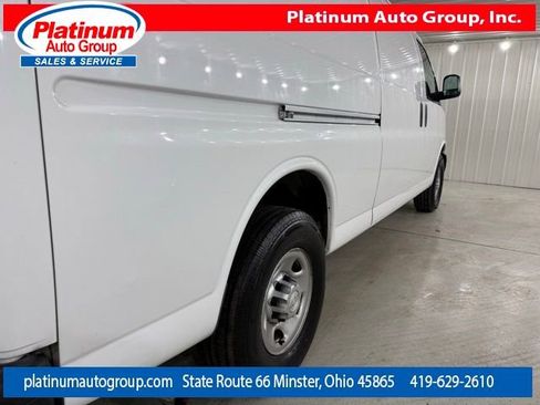 Used 2016 Chevrolet Express 3500 Extended image 45