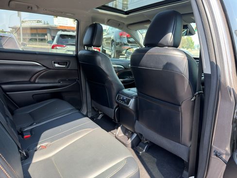 Used 2018 Toyota Highlander Limited AWD/4WD image 21