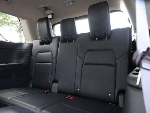 Used 2025 Nissan Pathfinder SL w/ SL Premium Package FWD image 29