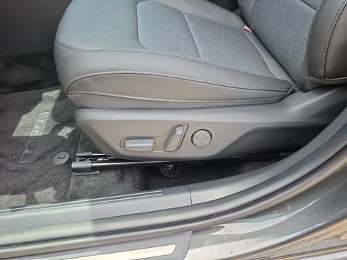 New 2026 Kia Niro FWD image 21