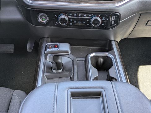 Used 2022 Chevrolet Silverado 1500 LT w/ Z71 Off-Road Package AWD/4WD image 18