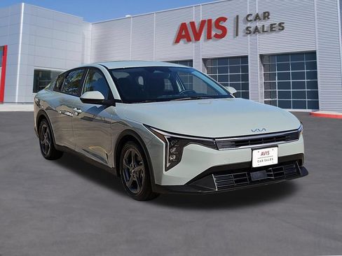 Used 2025 Kia K4 FWD image 3