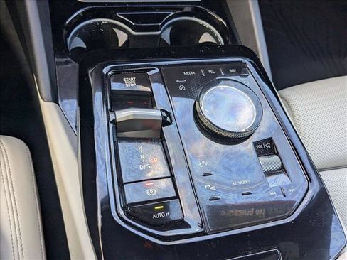 Used 2025 BMW 530i w/ Premium Package image 12