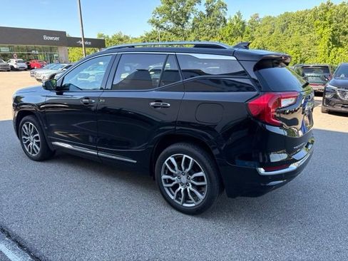 Used 2023 GMC Terrain Denali w/ Denali Premium Package AWD/4WD image 5