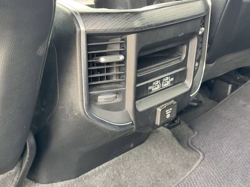 Used 2024 RAM 1500 Laramie AWD/4WD image 18