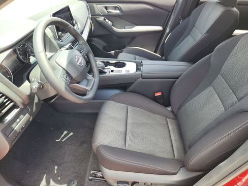 New 2026 Nissan Rogue SV FWD image 9