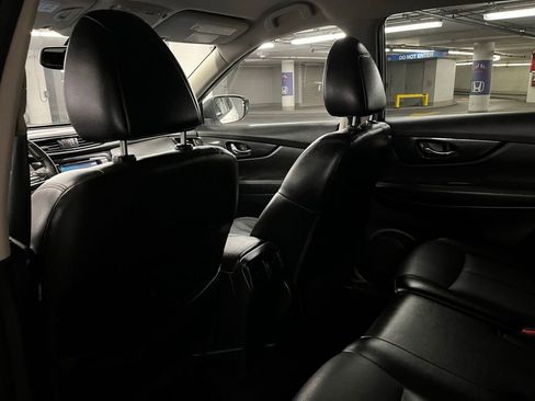 Used 2017 Nissan Rogue SL image 18