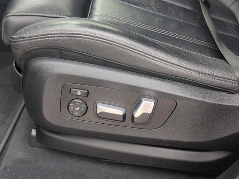 Used 2022 BMW X7 xDrive40i w/ M Sport Package image 14