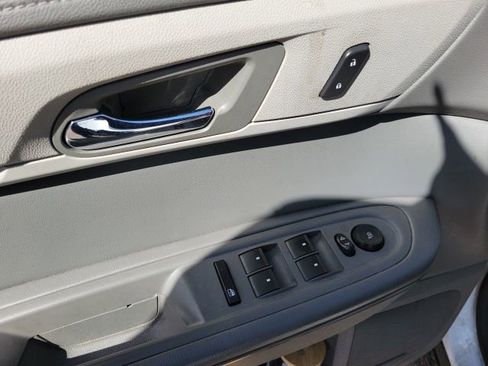 Used 2017 Chevrolet Traverse LS image 11