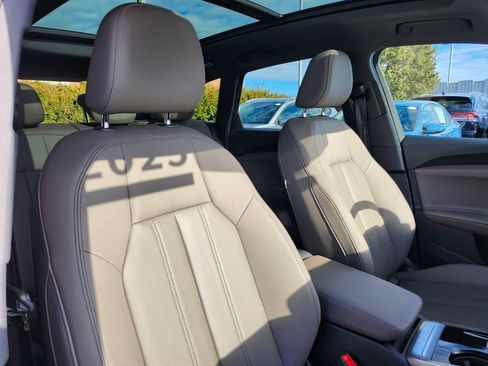 Certified 2025 Audi Q5 Premium image 14