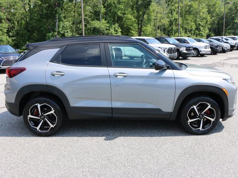 Used 2023 Chevrolet TrailBlazer RS w/ Convenience Package AWD/4WD image 9