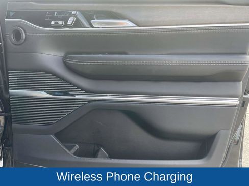 Certified 2023 Jeep Grand Wagoneer Series II image 16