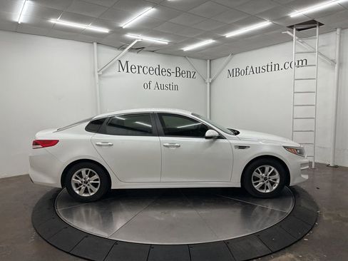 Used 2016 Kia Optima LX w/ LX Convenience Package image 8