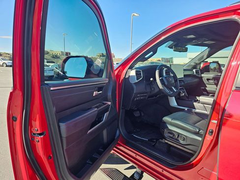 Used 2025 Toyota Sequoia Platinum image 18