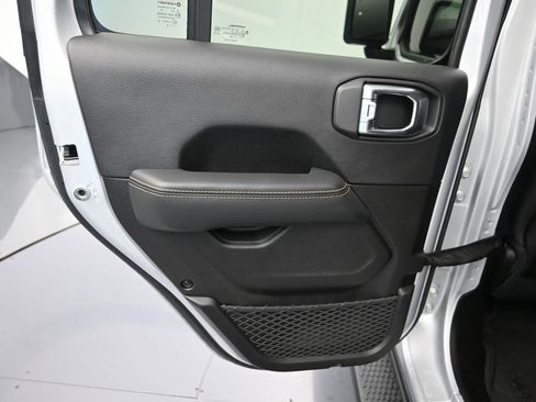 New 2024 Jeep Wrangler Unlimited Sahara w/ Technology Group image 23