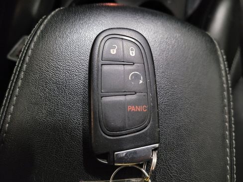 Used 2022 Jeep Cherokee Latitude Lux AWD/4WD image 32