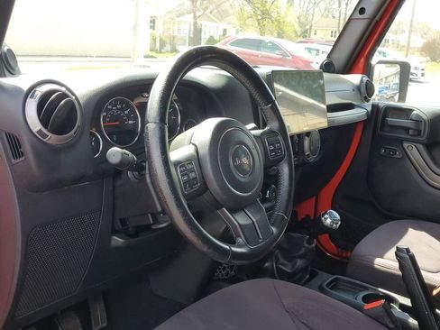 Used 2013 Jeep Wrangler Unlimited Sport AWD/4WD image 19