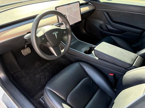 Used 2020 Tesla Model 3 Standard Range RWD image 9
