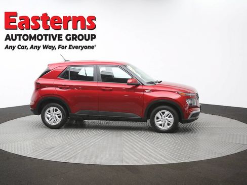 Used 2025 Hyundai Venue SE FWD image 44
