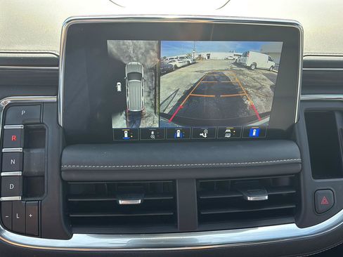 Used 2023 GMC Yukon SLT w/ SLT Premium Package RWD image 22