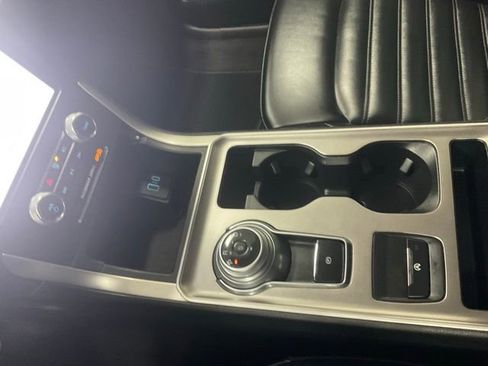 Used 2024 Ford Edge SEL image 13