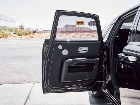 Used 2014 Rolls-Royce Ghost RWD image 25