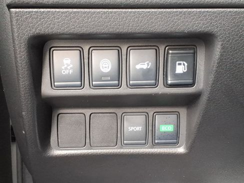 Certified 2020 Nissan Rogue SV image 28