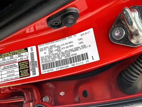 Used 2017 Toyota Tacoma TRD Off-Road image 17