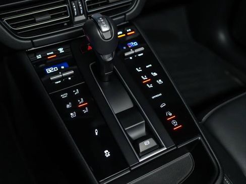 Used 2025 Porsche Macan Turbo AWD/4WD image 24