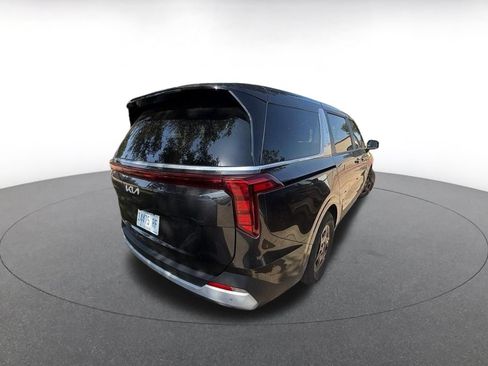 Used 2026 Kia Carnival FWD image 5