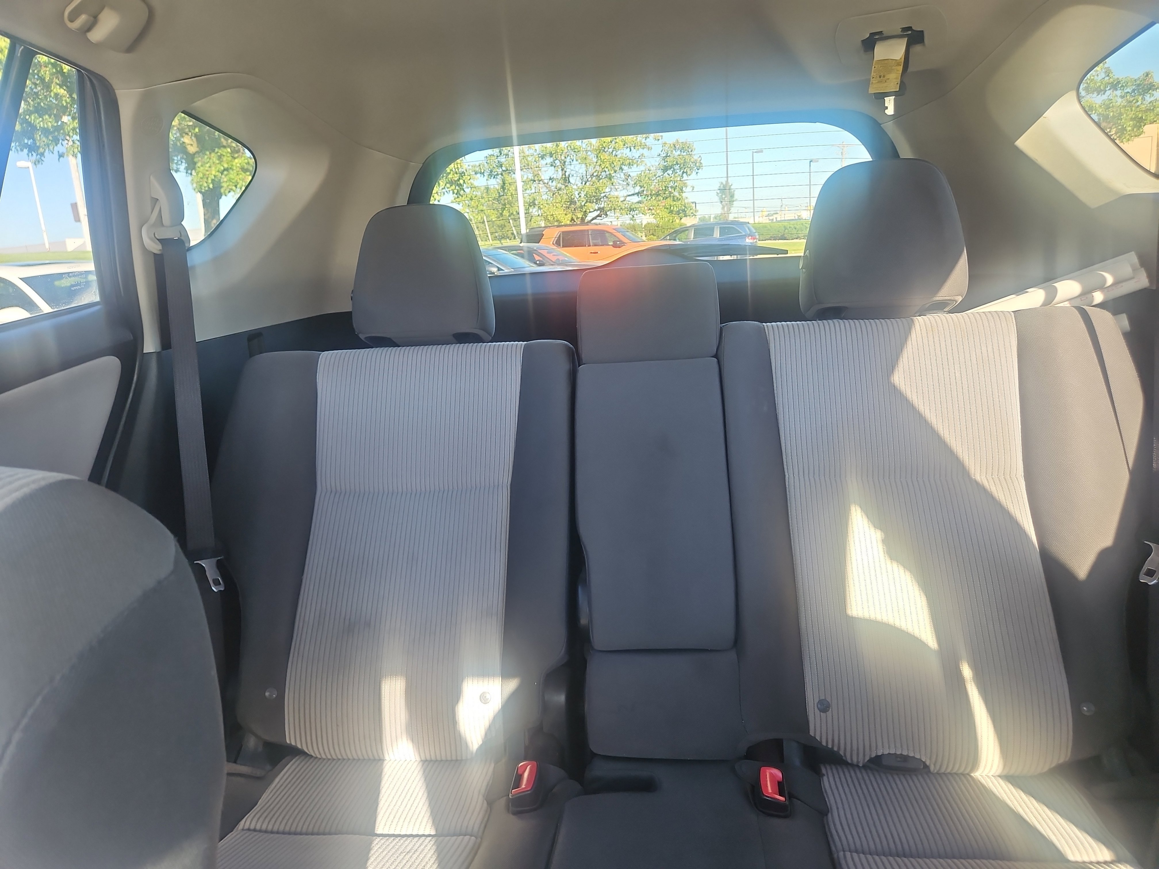 Used 2014 Toyota RAV4 LE FWD image 3