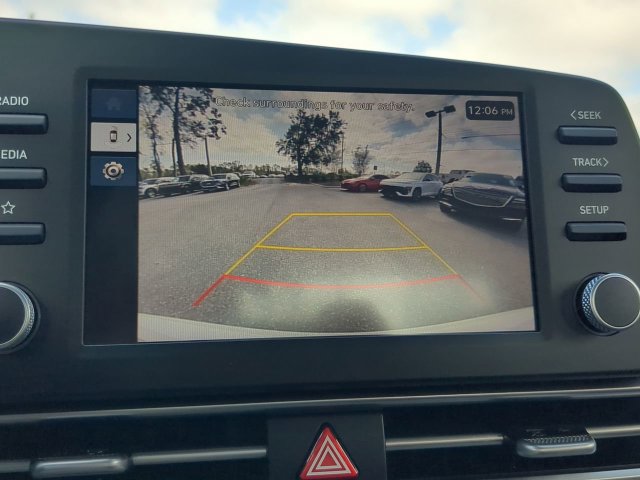 Used 2026 Hyundai Elantra SE FWD image 19