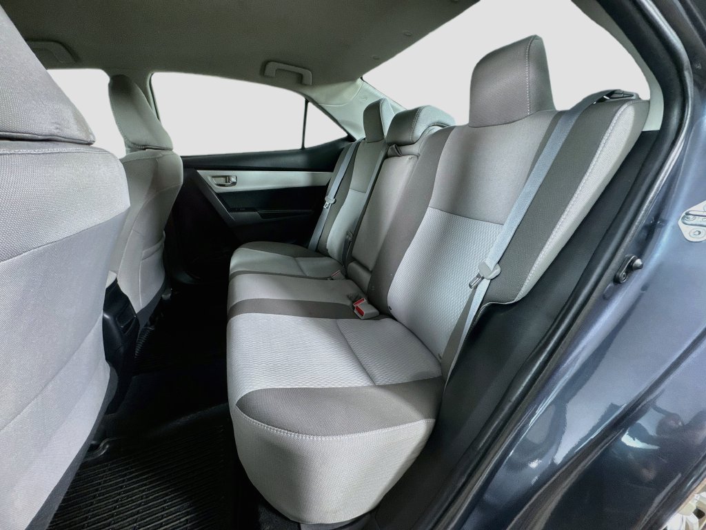 Used 2018 Toyota Corolla LE FWD image 27