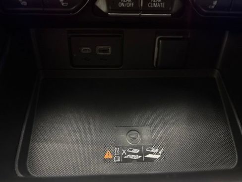 Used 2023 Chevrolet Tahoe LT w/ Luxury Package RWD image 27