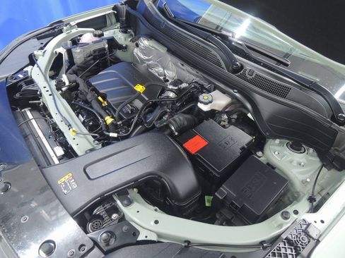 Used 2025 Chevrolet Trax ACTIV w/ Sunroof Package image 37