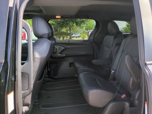 Used 2021 Toyota Sienna XSE AWD/4WD image 14