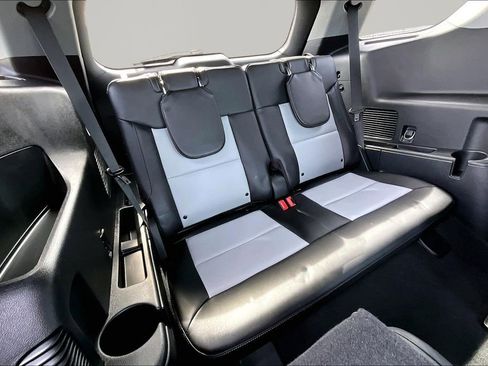 Certified 2022 Ford Explorer XLT w/ Equipment Group 202A image 28