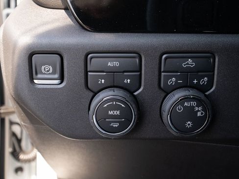 New 2025 Chevrolet Silverado 1500 LT image 17