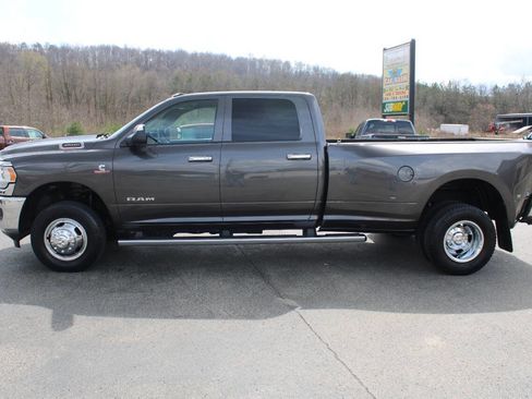 Used 2019 RAM 3500 Tradesman w/ Chrome Appearance Group image 2
