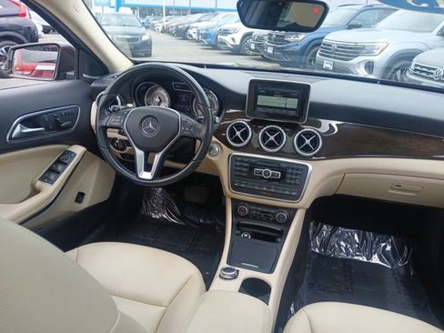 Used 2015 Mercedes-Benz GLA 250 4MATIC image 27