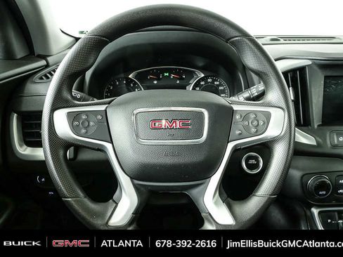 Used 2024 GMC Terrain SLE w/ Driver Convenience Package FWD image 9